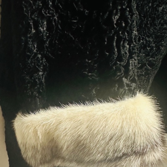 Rosee Colorblock Velvet Pattern and Real Mink Fur (M) - Picture 6 of 16